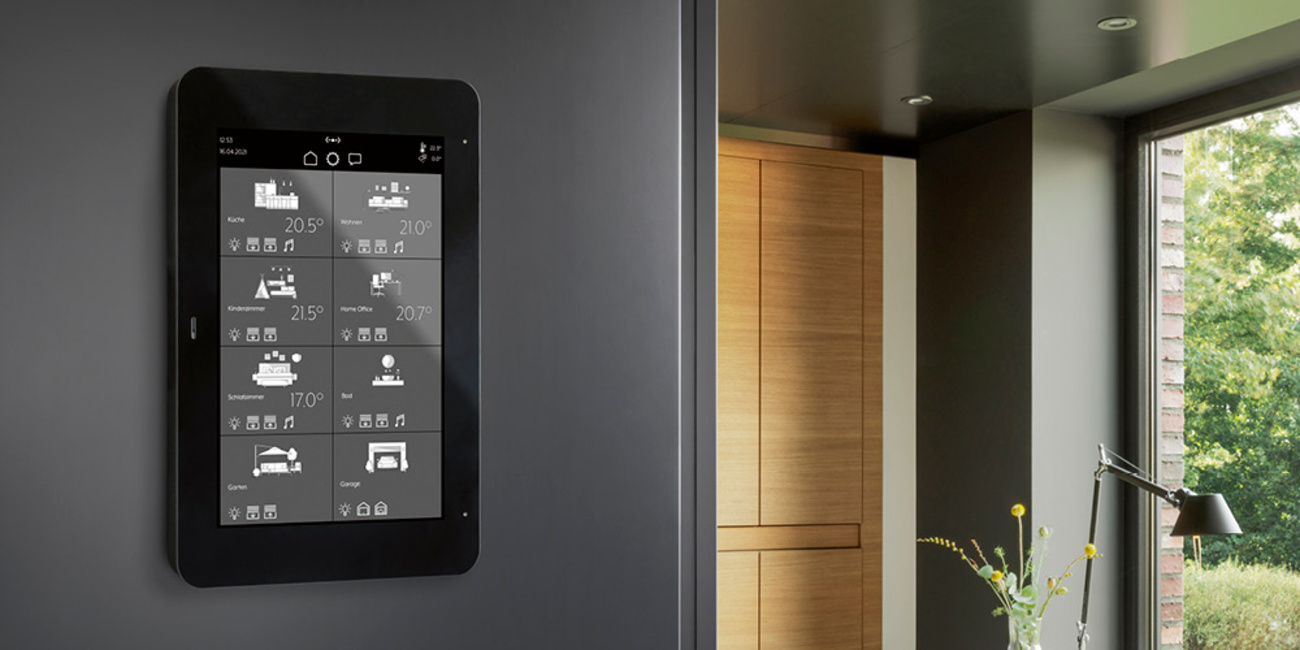 JUNG Smart Panel 8 bei Ottmar Krieger Elektrotechnik GmbH in Frankfurt